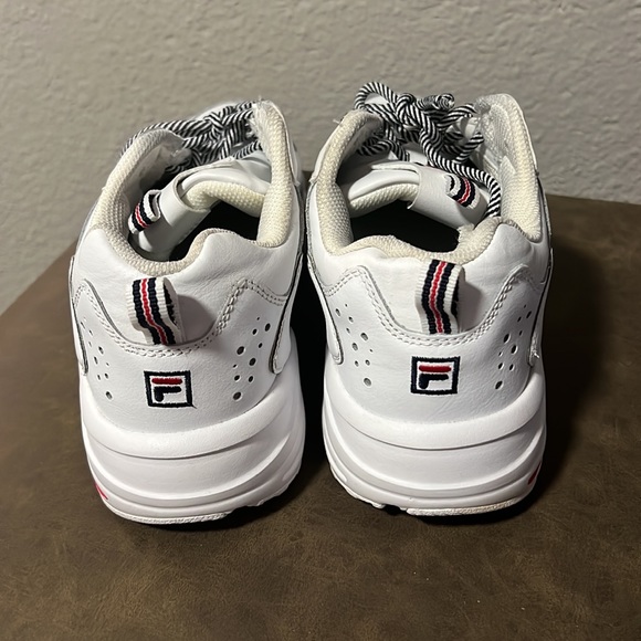 Men’s 10.5 FILA Disruptor II - Picture 5 of 5